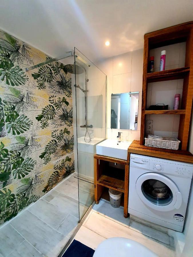 Freshly Tastefully Renovated Apartments In Heart Of Old Αντίμπ Εξωτερικό φωτογραφία