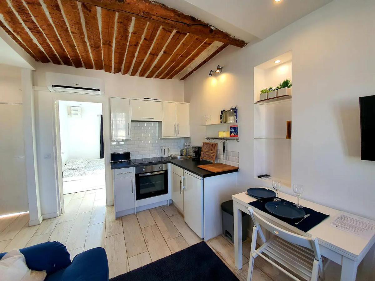 Freshly Tastefully Renovated Apartments In Heart Of Old Αντίμπ Εξωτερικό φωτογραφία