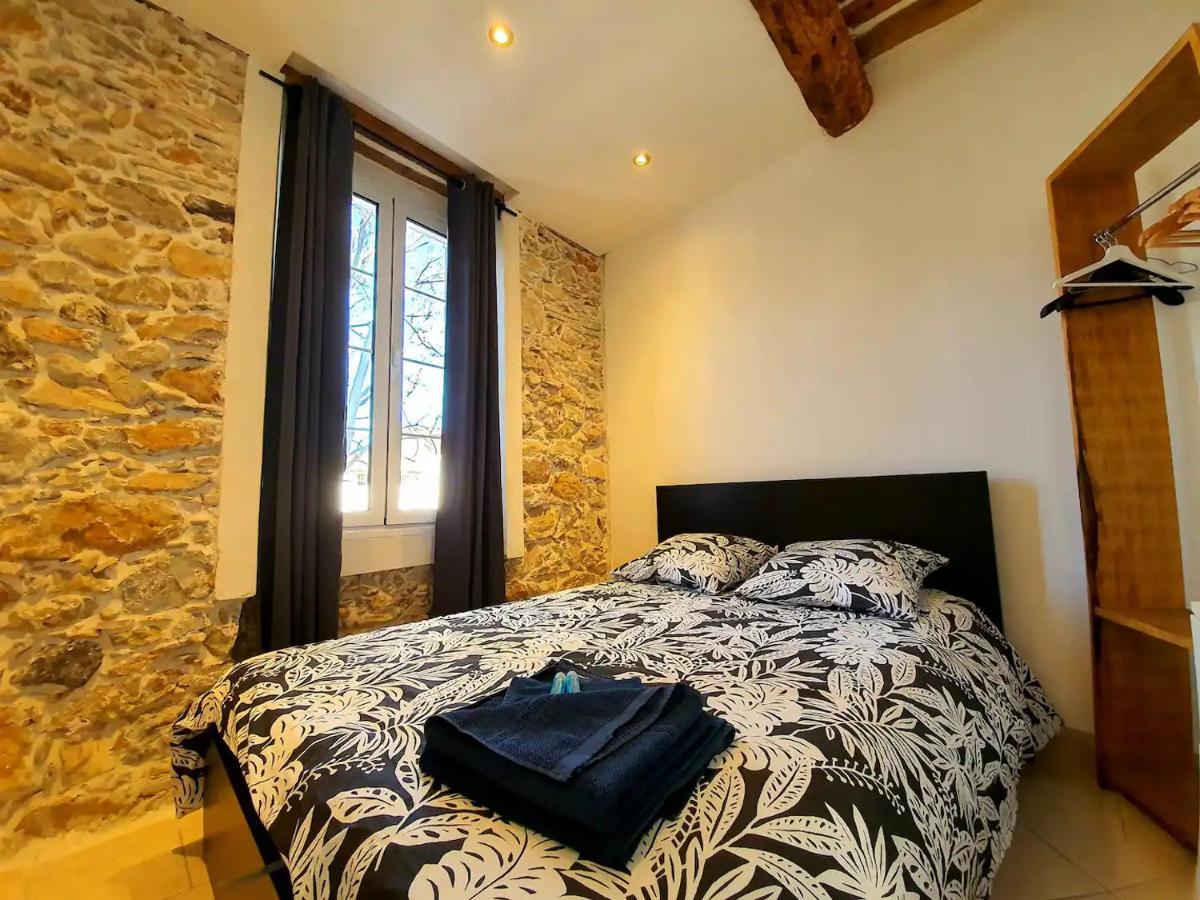 Freshly Tastefully Renovated Apartments In Heart Of Old Αντίμπ Εξωτερικό φωτογραφία