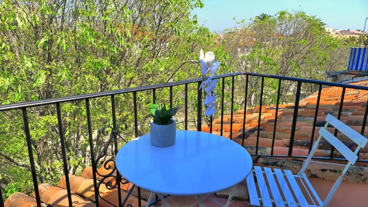 Freshly Tastefully Renovated Apartments In Heart Of Old Αντίμπ Εξωτερικό φωτογραφία