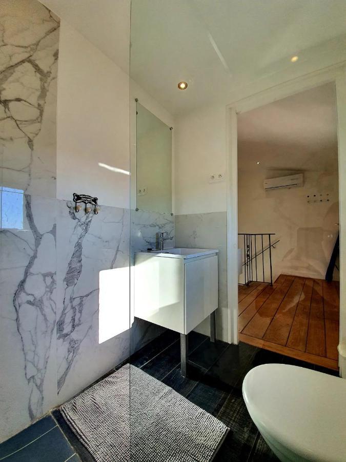 Freshly Tastefully Renovated Apartments In Heart Of Old Αντίμπ Εξωτερικό φωτογραφία