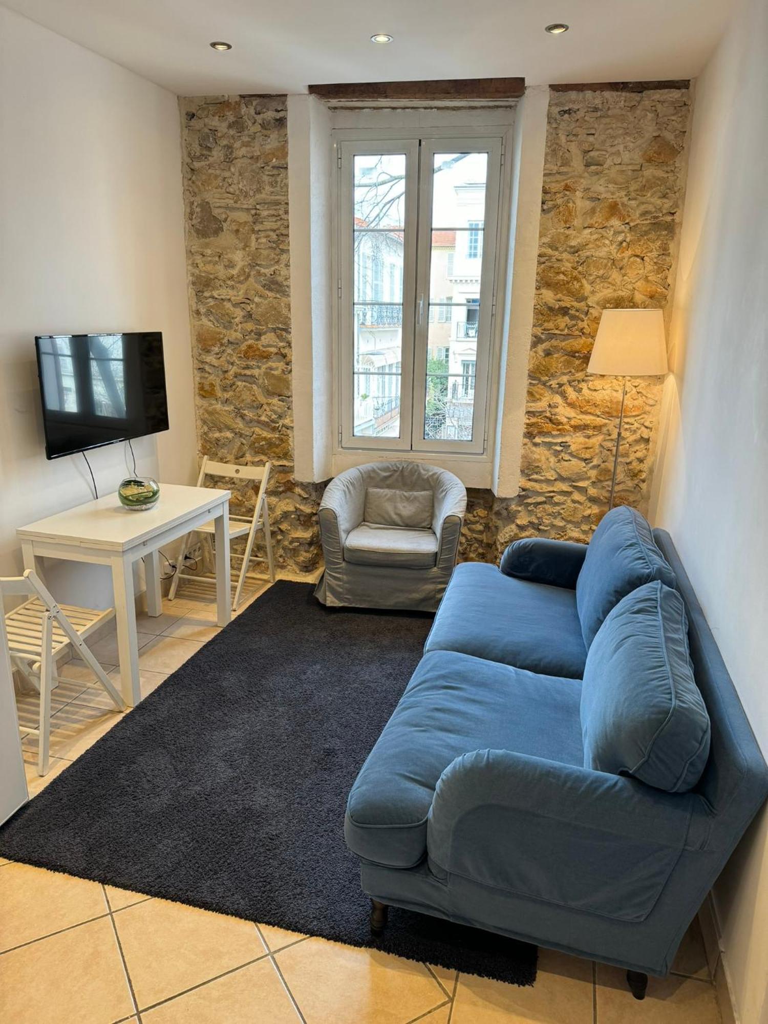 Freshly Tastefully Renovated Apartments In Heart Of Old Αντίμπ Εξωτερικό φωτογραφία